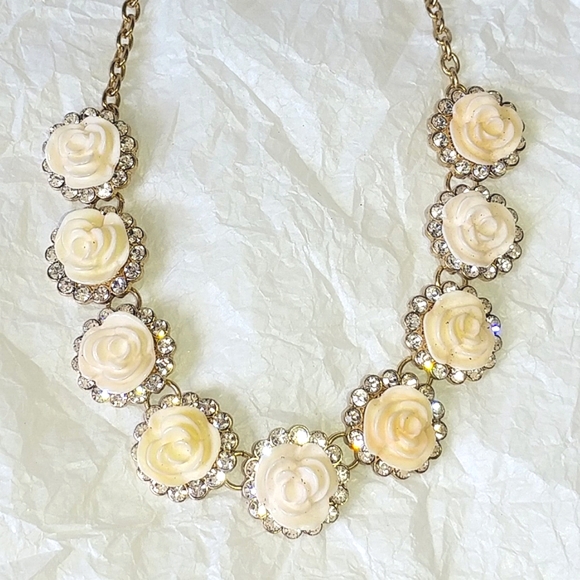 Jewelry - VINTAGE CARVED ROSE & RHINESTONE CHOKER NECKLACE